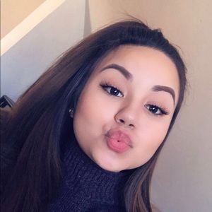 Meet your Posher, Monique